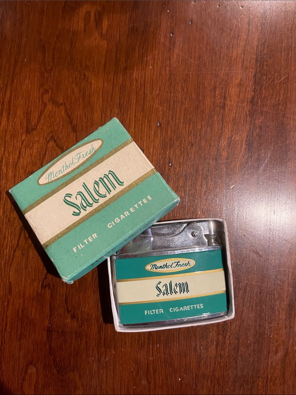 Vintage Salem Menthol Fresh Cigarette Lighter and Box - Green Cream